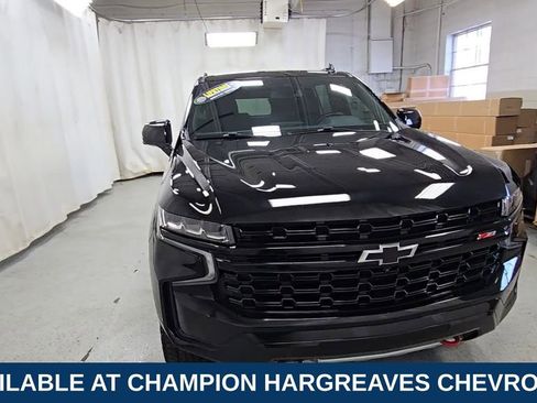 Used 2023 Chevrolet Suburban Z71 w/ Luxury Package image 3