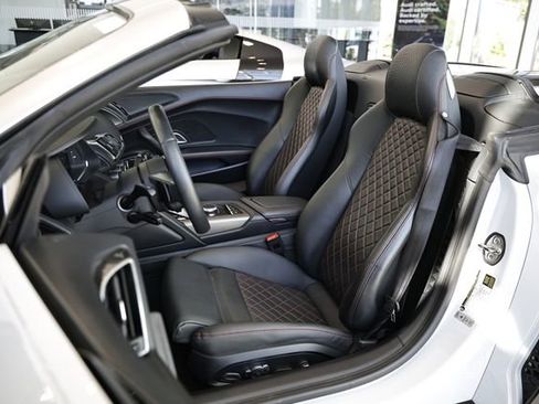 Used 2020 Audi R8 V10 w/ Carbon Exterior Package AWD/4WD image 25
