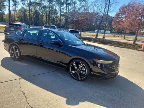 Used 2023 Honda Accord Sport image 8