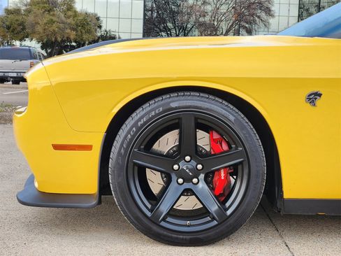 Used 2017 Dodge Challenger SRT Hellcat image 8