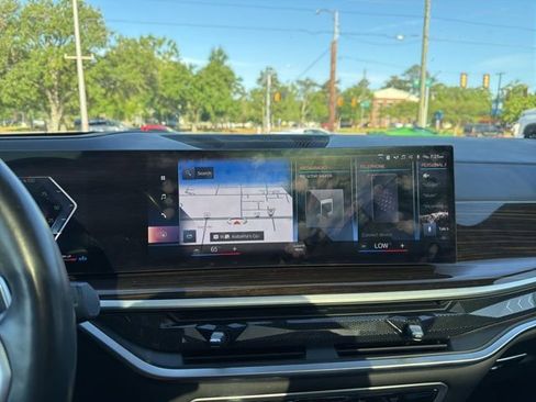 Used 2023 BMW X7 xDrive40i w/ Executive Package AWD/4WD image 17