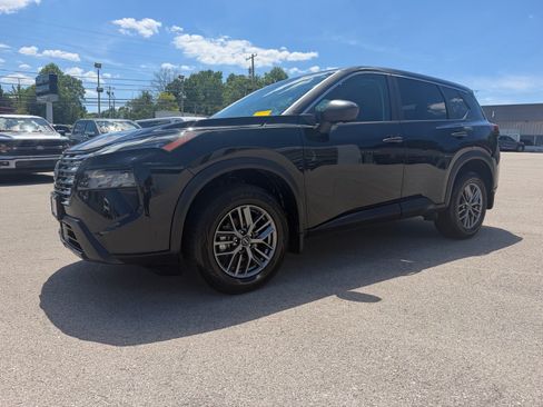 Used 2024 Nissan Rogue S AWD/4WD image 8