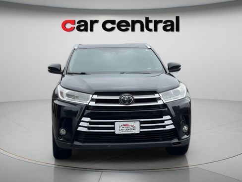 Used 2018 Toyota Highlander XLE AWD/4WD image 8