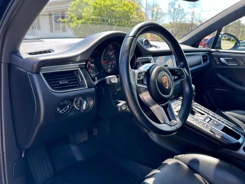 Used 2017 Porsche Macan AWD/4WD image 10