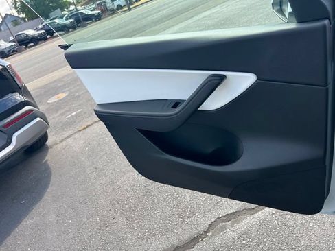 Used 2021 Tesla Model Y Long Range AWD/4WD image 19