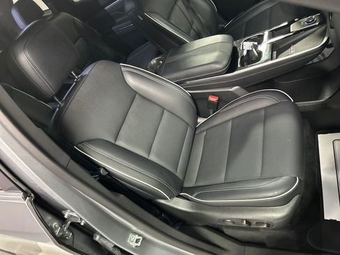 Used 2025 Buick Enclave Preferred image 26