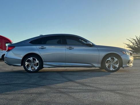 Used 2019 Honda Accord EX image 10
