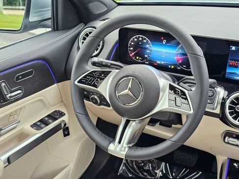 New 2026 Mercedes-Benz GLB 250 4MATIC image 24