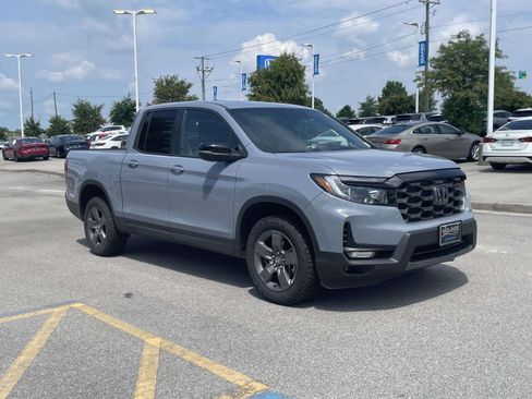Used 2025 Honda Ridgeline TrailSport image 32