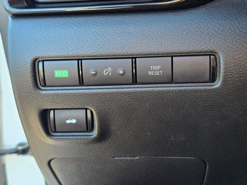 Used 2024 Nissan Sentra SV image 33