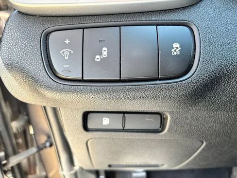 Used 2019 Kia Sorento AWD image 11