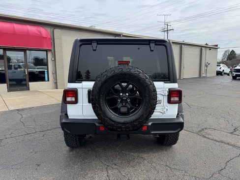 Used 2024 Jeep Wrangler Unlimited Sport image 3