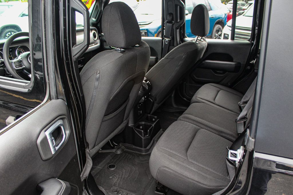 Used 2023 Jeep Wrangler Unlimited Sahara w/ Cold Weather Group AWD/4WD image 25