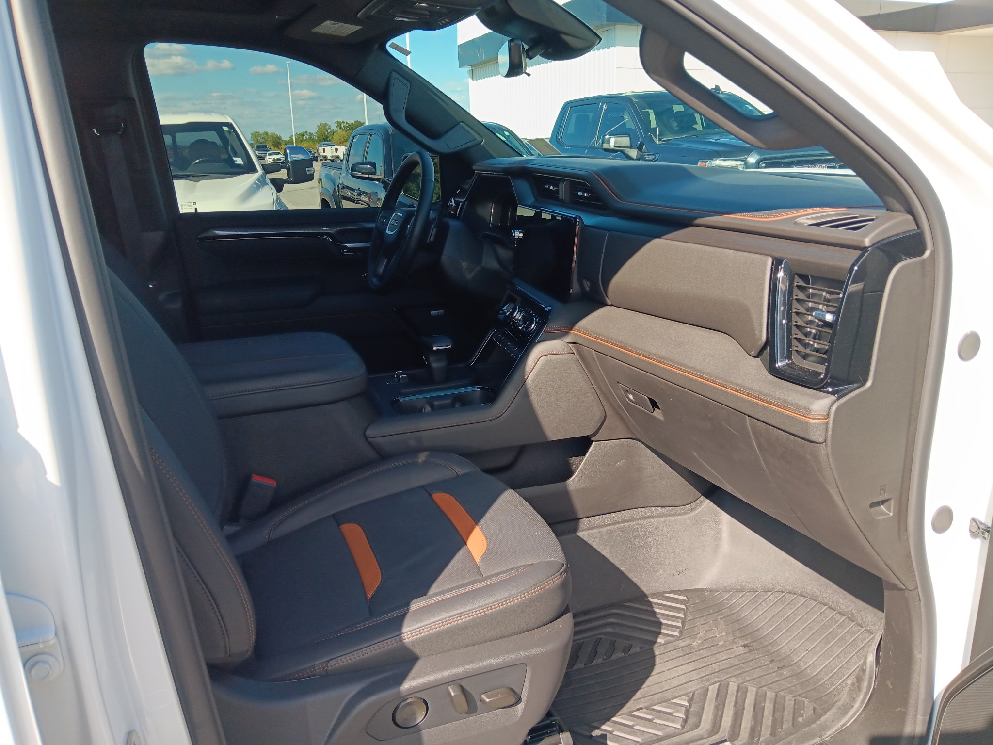 Used 2026 GMC Sierra 1500 AT4 w/ AT4 Premium Package AWD/4WD image 22