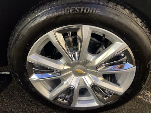 Used 2024 Chevrolet Suburban High Country image 54