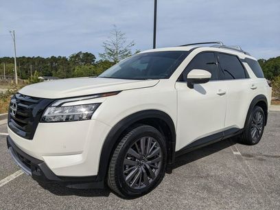 Used 2024 Nissan Pathfinder SL w/ SL Premium Package