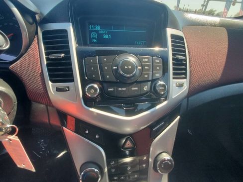 Used 2011 Chevrolet Cruze LT image 19