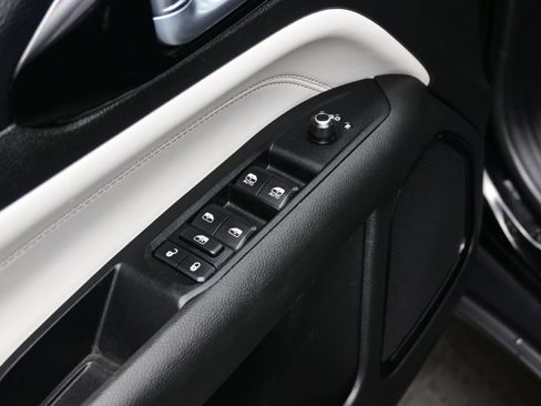 Used 2022 Jeep Compass Limited AWD/4WD image 13