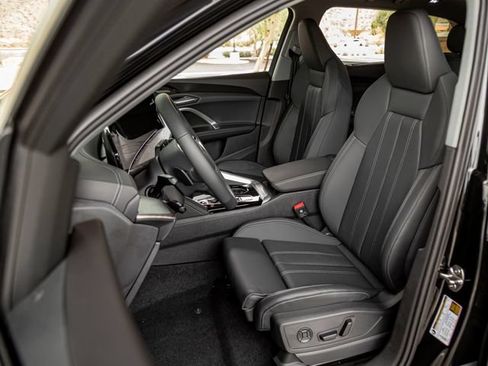 Used 2025 Audi Q5 Premium Plus w/ Premium Plus AWD/4WD image 13