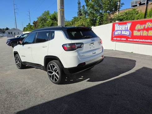 Used 2024 Jeep Compass Limited w/ Elite Group AWD/4WD image 11