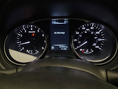 Used 2015 Nissan Rogue SL image 23