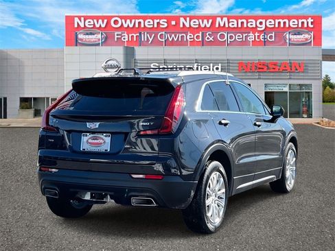 Used 2023 Cadillac XT4 Luxury w/ Cold Weather Package image 5