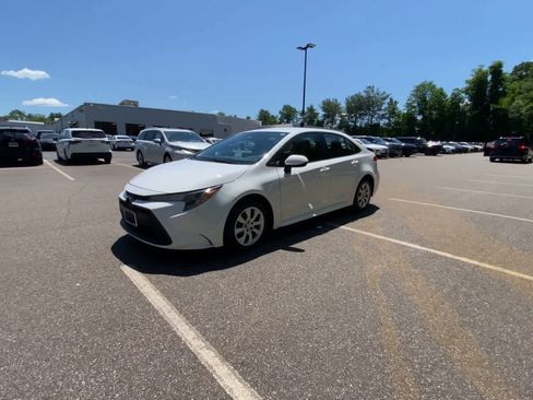 Used 2024 Toyota Corolla LE FWD image 7