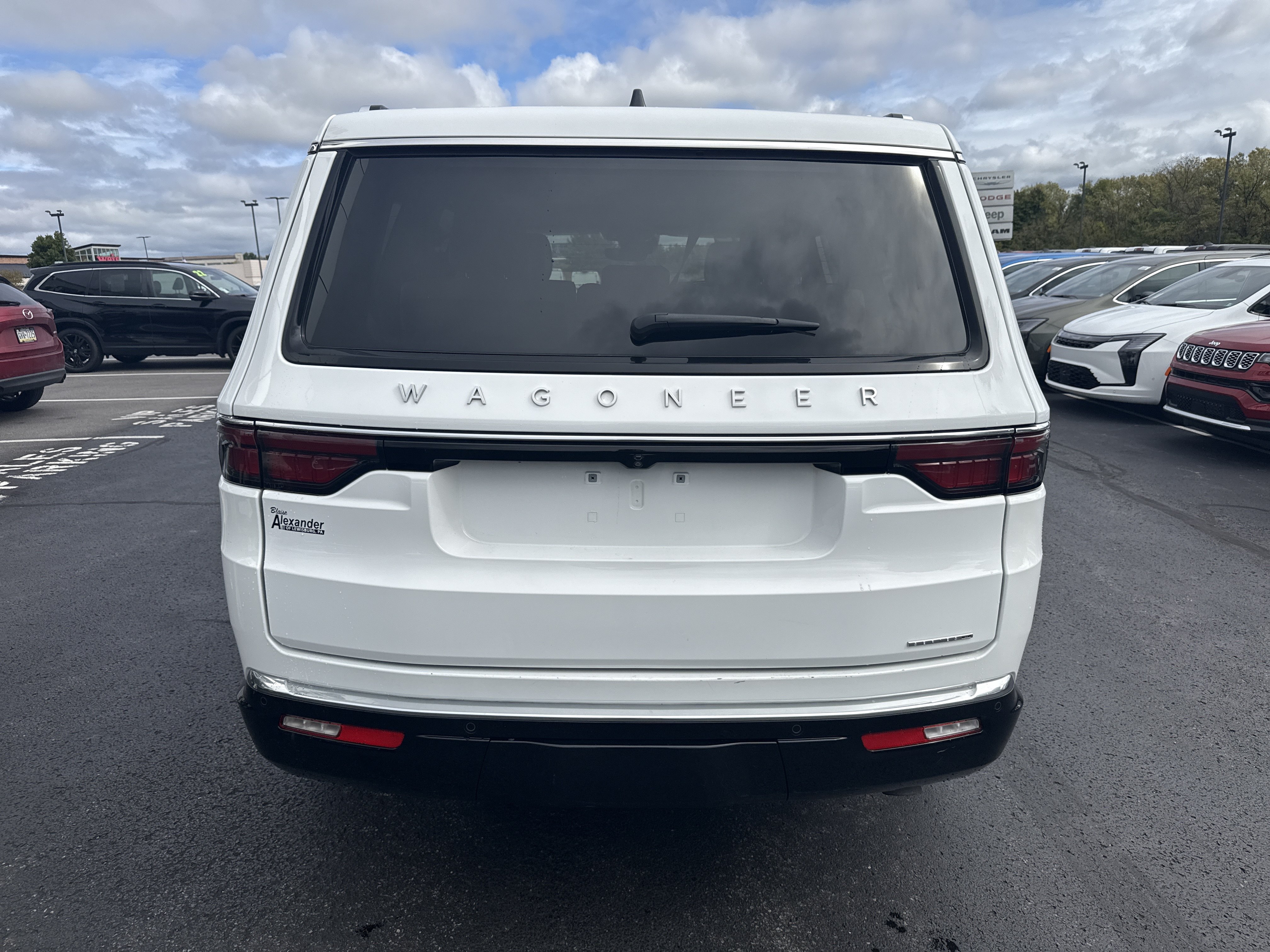 Used 2024 Jeep Wagoneer Series II AWD/4WD image 7