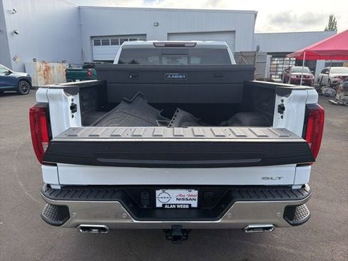 Used 2022 GMC Sierra 1500 SLT w/ SLT Convenience Package AWD/4WD image 30