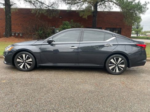 Used 2019 Nissan Altima 2.5 SL image 2