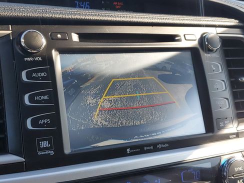 Used 2019 Toyota Highlander Limited image 30