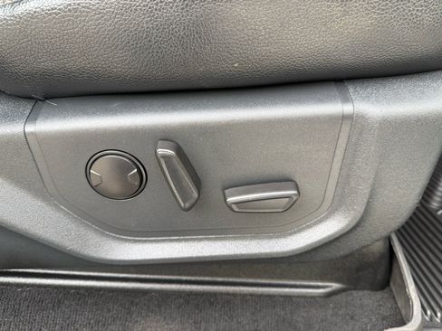 Used 2022 Ford F250 Lariat w/ Lariat Value Package image 20