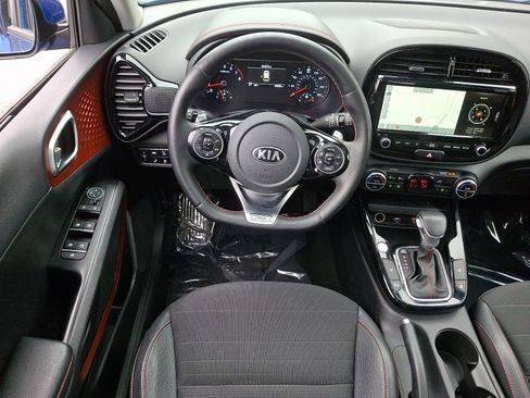 Used 2021 Kia Soul Turbo FWD image 11