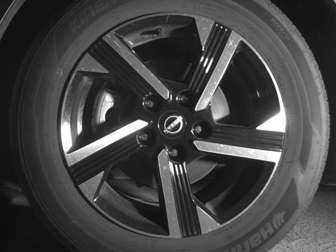 Used 2025 Nissan Sentra SV FWD image 12