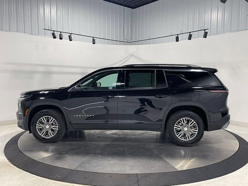Used 2025 Chevrolet Traverse LT AWD/4WD image 15