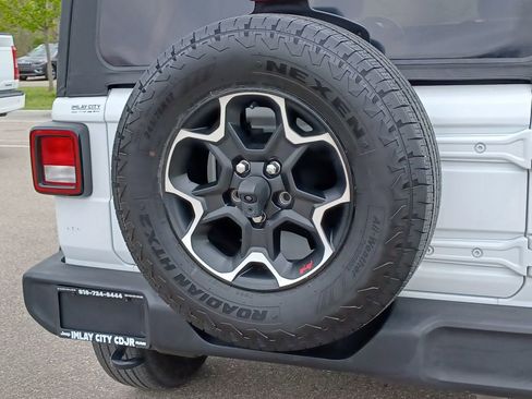Used 2021 Jeep Wrangler Unlimited Sport AWD/4WD image 7
