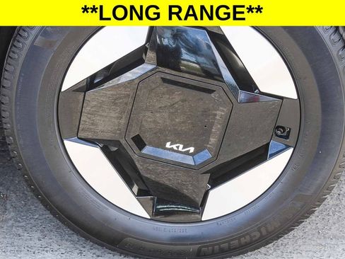 Used 2024 Kia EV9 Light Long Range RWD image 11
