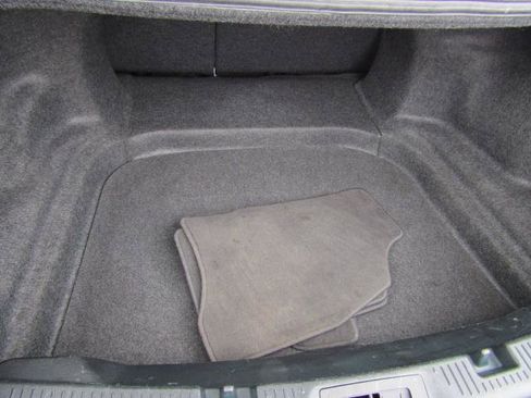 Used 2018 Ford Taurus SEL image 15