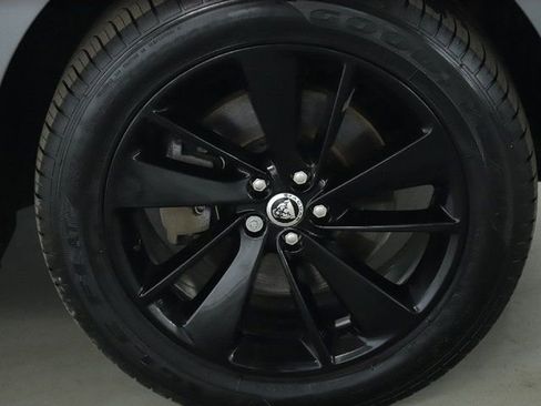 Certified 2025 Jaguar F-PACE R-Dynamic S image 41