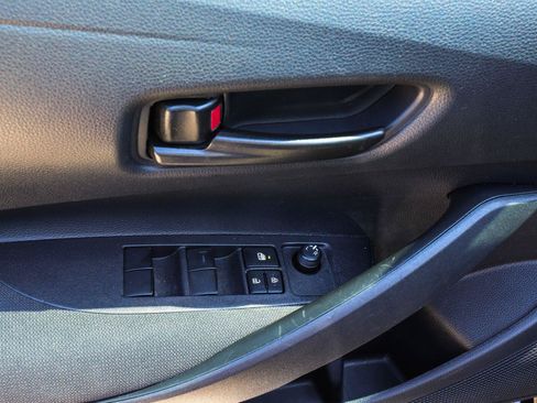 Used 2025 Toyota Corolla LE FWD image 33
