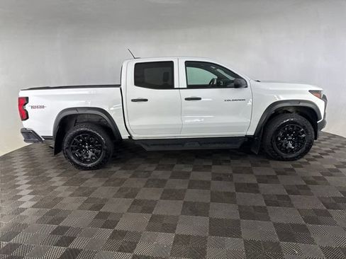 Used 2024 Chevrolet Colorado Trail Boss w/ Advanced Trailering Package AWD/4WD image 4