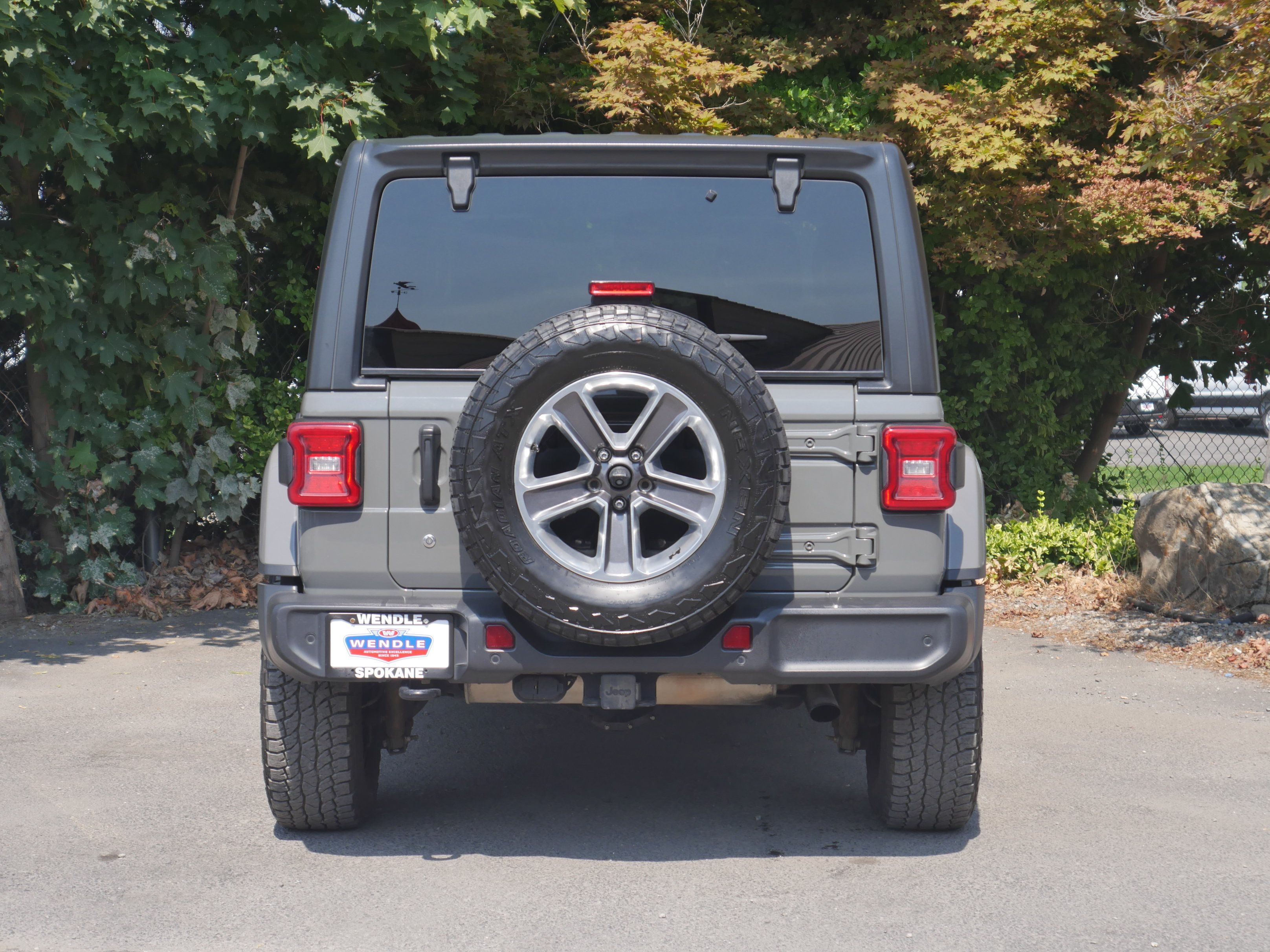 Used 2018 Jeep Wrangler Unlimited Sahara AWD/4WD image 19