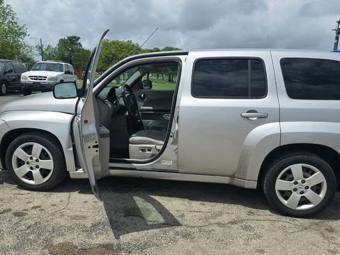 Used 2008 Chevrolet HHR LS image 3