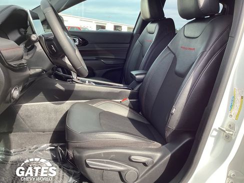 Used 2024 Jeep Compass Trailhawk AWD/4WD image 11