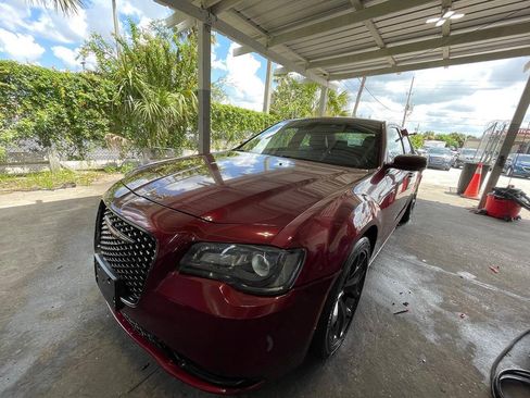 Used 2021 Chrysler 300 S RWD image 2