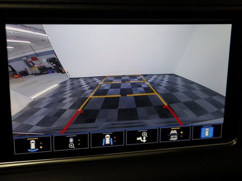 Used 2021 GMC Yukon Denali w/ Denali Premium Package image 12