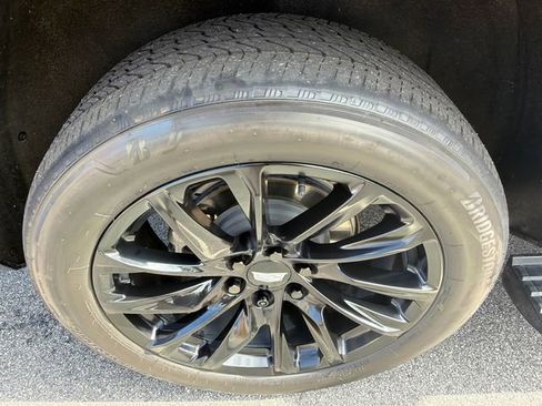 Used 2024 Cadillac Escalade Sport Platinum w/ LPO, ONYX Package image 17