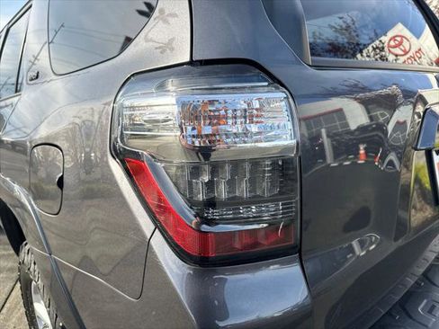 Certified 2016 Toyota 4Runner SR5 AWD/4WD image 10