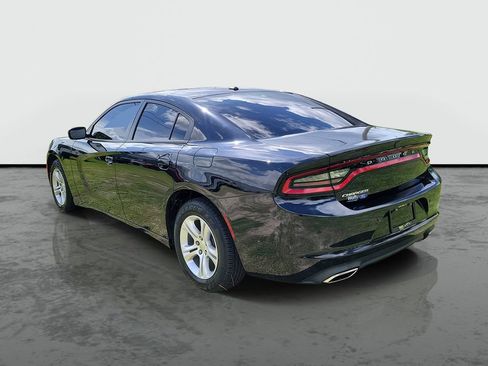 Used 2020 Dodge Charger SXT RWD image 3