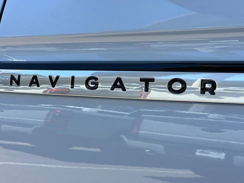 New 2026 Lincoln Navigator L Reserve AWD/4WD image 27